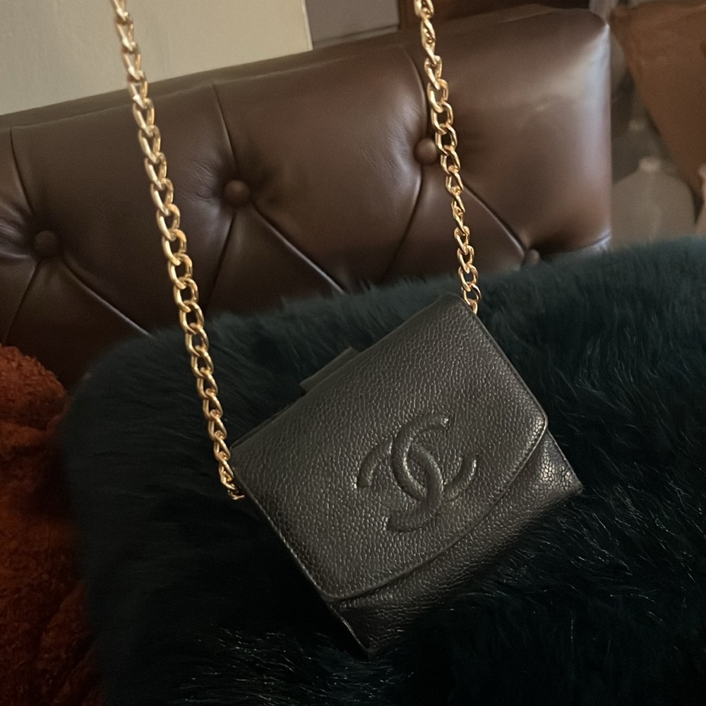 Chanel Timeless Interlocking CC Logo Compact Wallet black